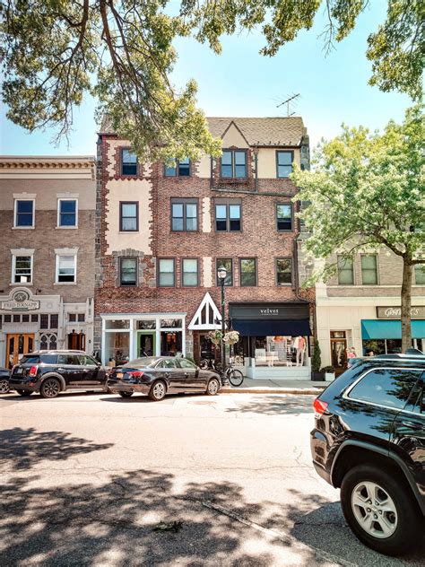 shops on greenwich ave ct.